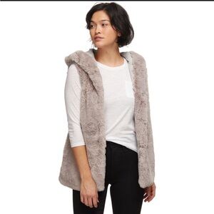 Dylan Faux Fur Vest Sleeveless Cozy Layering Neutral‎ Tones Women's Size S